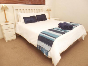 Point Village Accommodation -Santos 20
